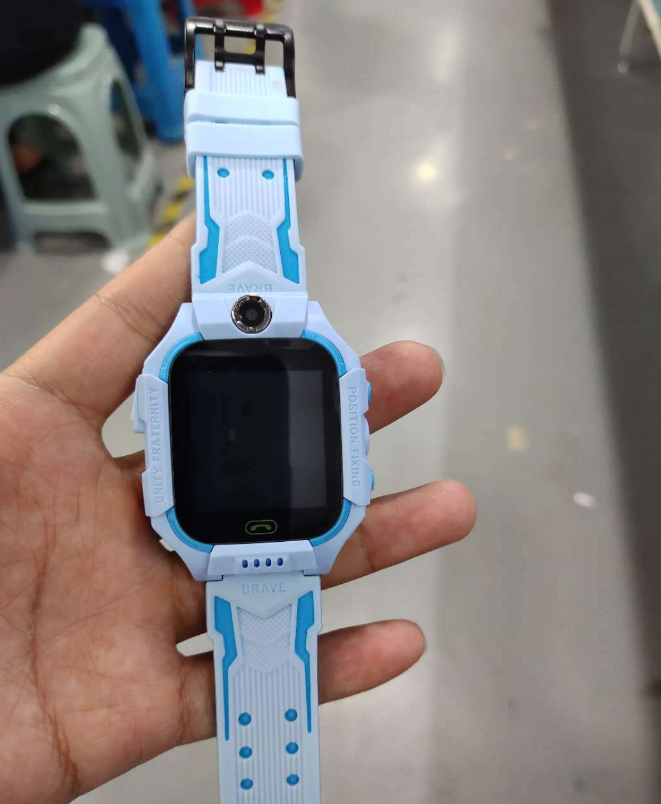 Q19 Kids GPS Tracker Smart Watch - Waterproof SOS Two-Way Calling