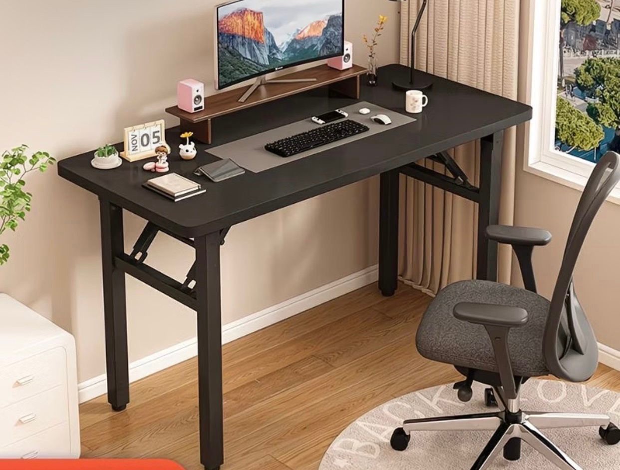 Foldable desk